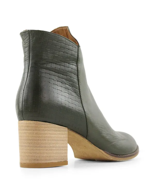 BUENO ESSA ANKLE BOOTS